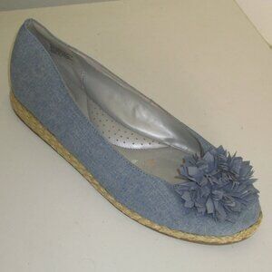 Bandolino "Blondelle" Womens Denim Blue Canvas Flat Loafer - Size 9.5M